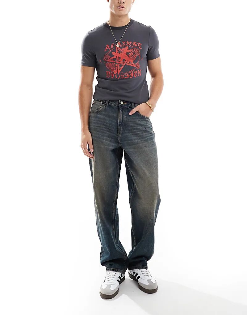 Джинсы свободного кроя ASOS DESIGN средне-синего цвета с эффектом потертости
Джинсы свободного кроя ASOS DESIGN средне-синего цвета с эффектом потертости