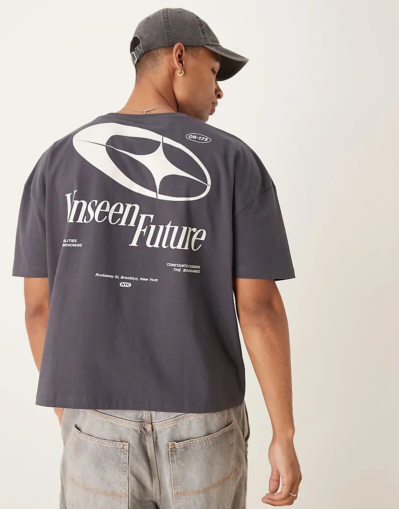 Футболка свободного кроя ASOS DESIGN с приспущенными плечами и принтом на спине в угольном цвете
Футболка свободного кроя ASOS DESIGN с приспущенными плечами и принтом на спине в угольном цвете