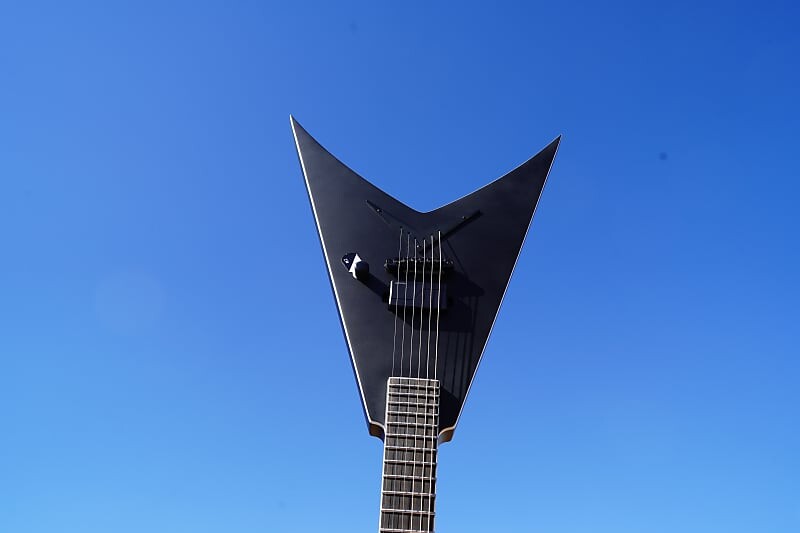 Электрогитара Dean Vengeance Select Fluence - Black Satin 6-String Electric Guitar
Электрогитара Dean Vengeance Select Fluence - Black Satin 6-String Electric Guitar