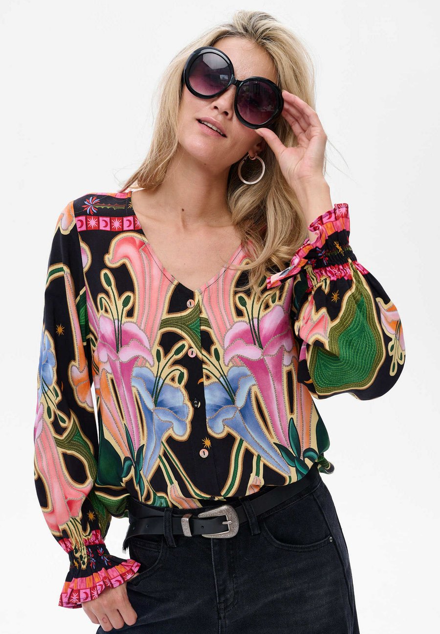 Блуза blue shadow Blouse, Blue/Pink/Blue
Блуза blue shadow Blouse, Blue/Pink/Blue