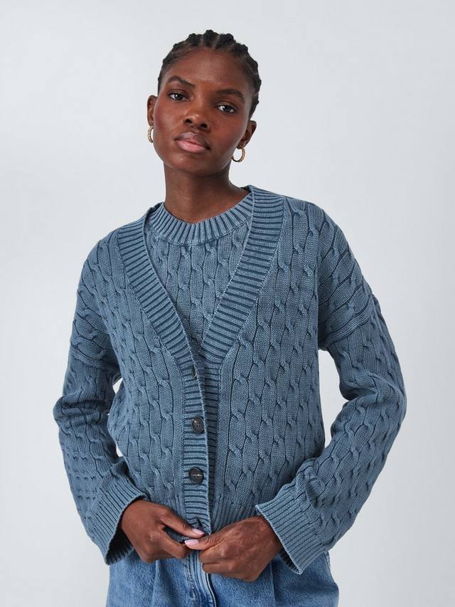 Кардиган кабельной вязки anya AND/OR, цвет Blue Acid Wash
Кардиган кабельной вязки anya AND/OR, цвет Blue Acid Wash