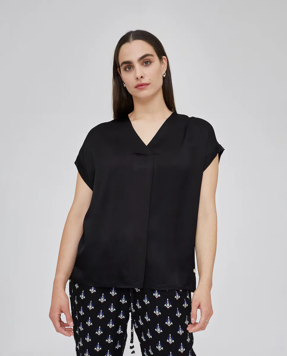 Женская блузка с короткими рукавами и V-образным вырезом October, чёрный
Женская блузка с короткими рукавами и V-образным вырезом October, чёрный