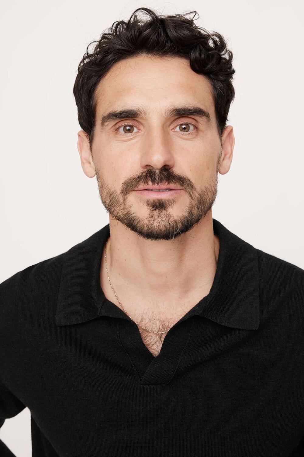 Итальянский свитер поло из мериносовой шерсти Banana Republic, черный
Итальянский свитер поло из мериносовой шерсти Banana Republic, черный