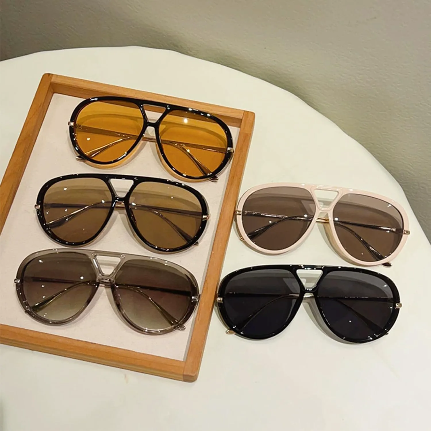 Большие ретро-солнцезащитные очки-авиаторы для женщин и мужчин в винтажном стиле, модные солнцезащитные очки в крупной оправе FLJMRAVER, A3* Black / Gradient Brown
Большие ретро-солнцезащитные очки-авиаторы для женщин и мужчин в винтажном стиле, модные солнцезащитные очки в крупной оправе FLJMRAVER, A3* Black / Gradient Brown