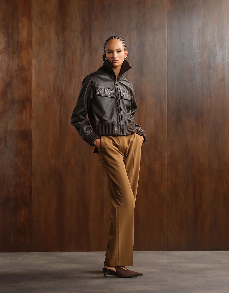 Свободные брюки ASOS DESIGN со средней посадкой, поясом и разрезами по низу коричневого цвета
Свободные брюки ASOS DESIGN со средней посадкой, поясом и разрезами по низу коричневого цвета