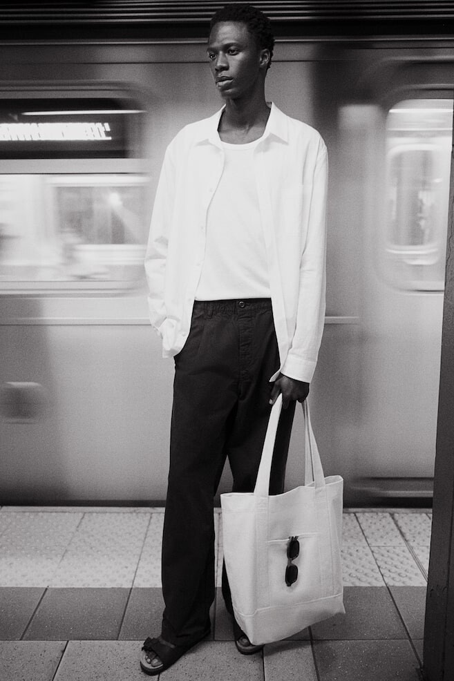 Рубашка из структурированной ткани обычного кроя H&M, белый
Рубашка из структурированной ткани обычного кроя H&M, белый