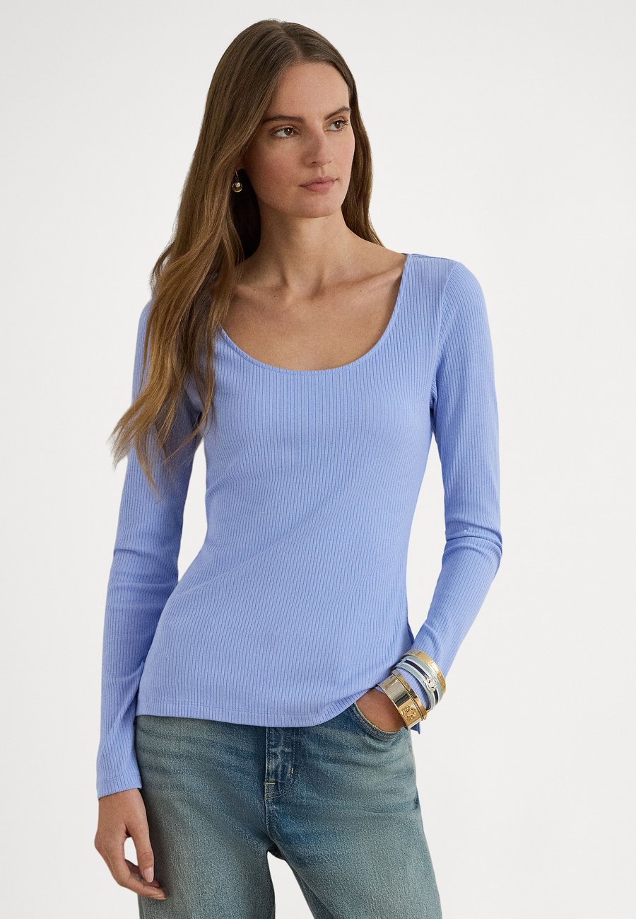 Топ Lauren Ralph Lauren RIB KNIT LONG SLEEVE SCOOPNECK TEE, Banker Blue/Dark Blue
Топ Lauren Ralph Lauren RIB KNIT LONG SLEEVE SCOOPNECK TEE, Banker Blue/Dark Blue