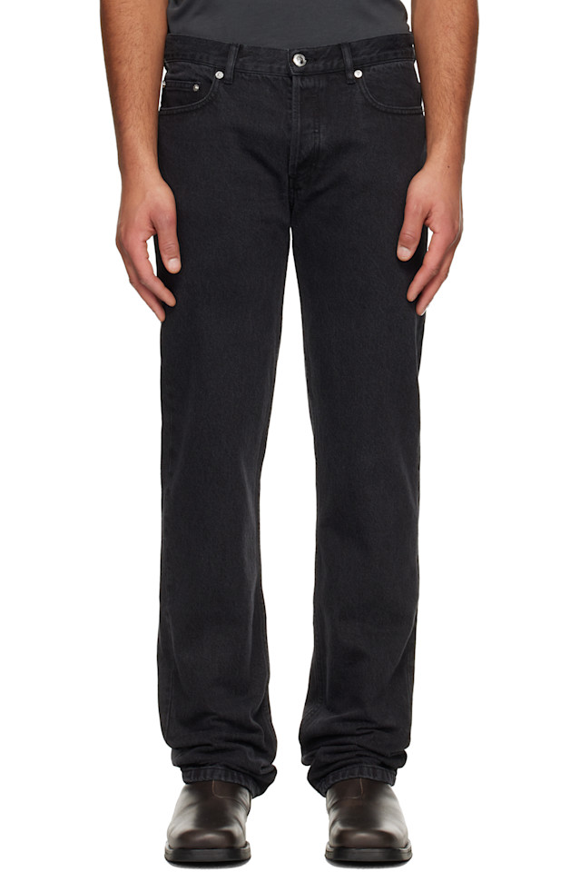 A.P.C. Черные джинсы нового стандарта
A.P.C. Черные джинсы нового стандарта