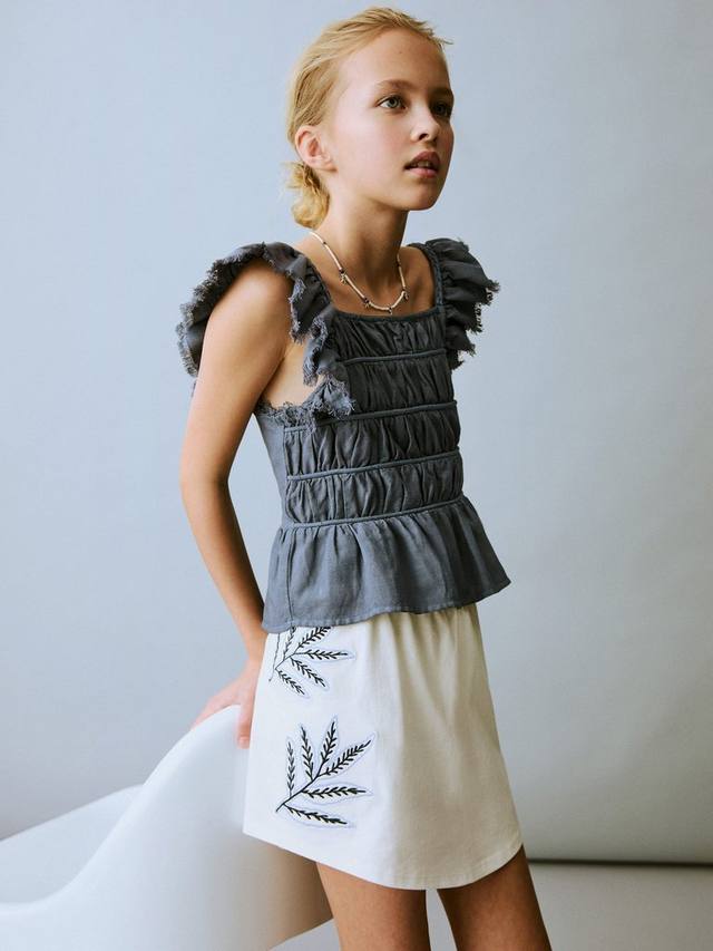 Детская юбка-шорты Mia с вышивкой из хлопка Mango
Детская юбка-шорты Mia с вышивкой из хлопка Mango