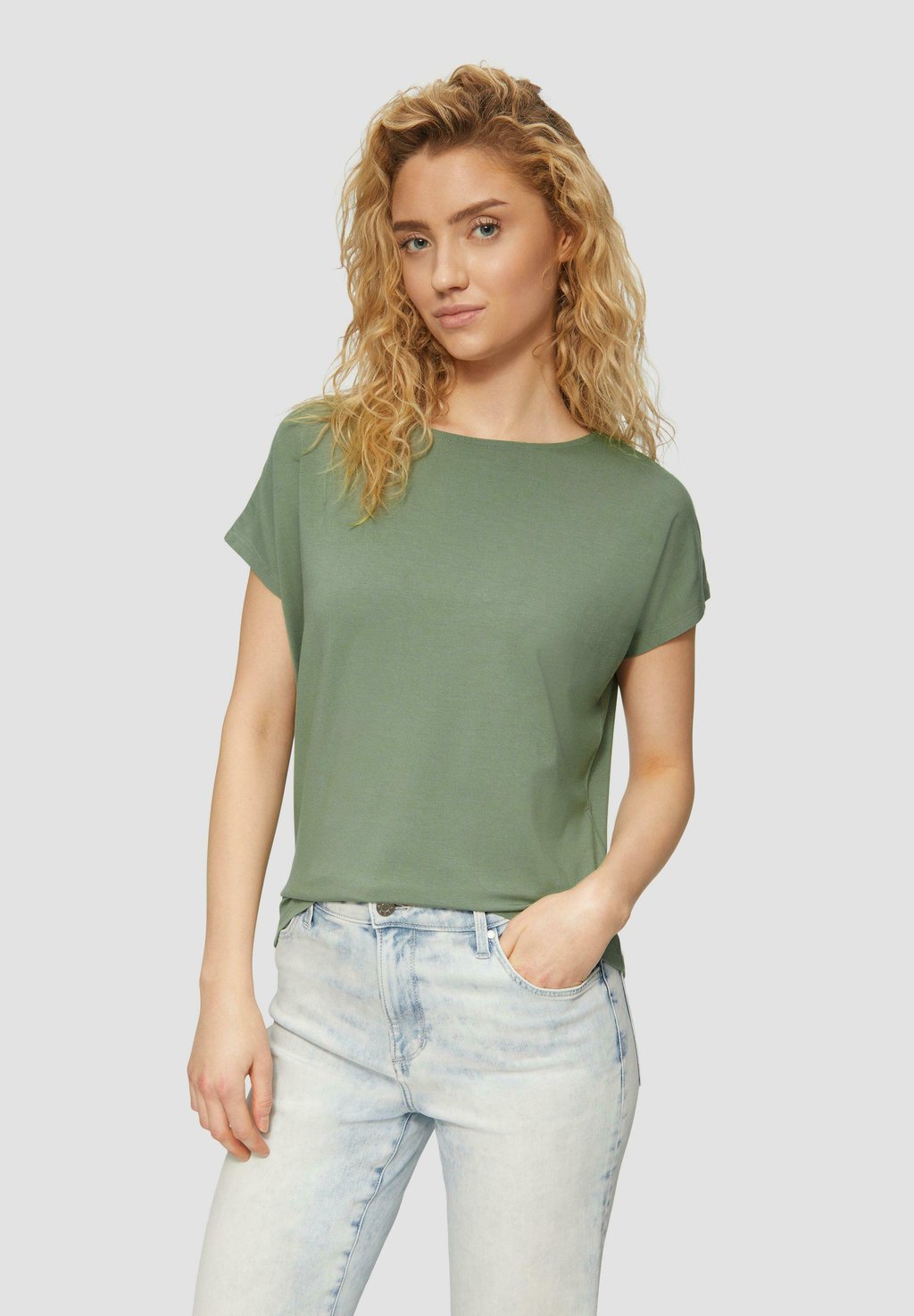 Базовая футболка s.Oliver, зеленый
Базовая футболка s.Oliver, зеленый