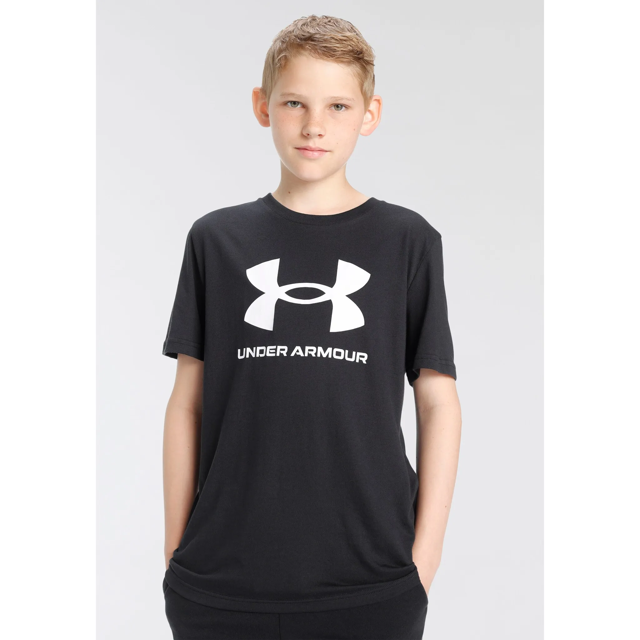 Футболка Under Armour «SPORTSTYLE LOGO SHORTSLEEVE», черный 
Футболка Under Armour «SPORTSTYLE LOGO SHORTSLEEVE», черный