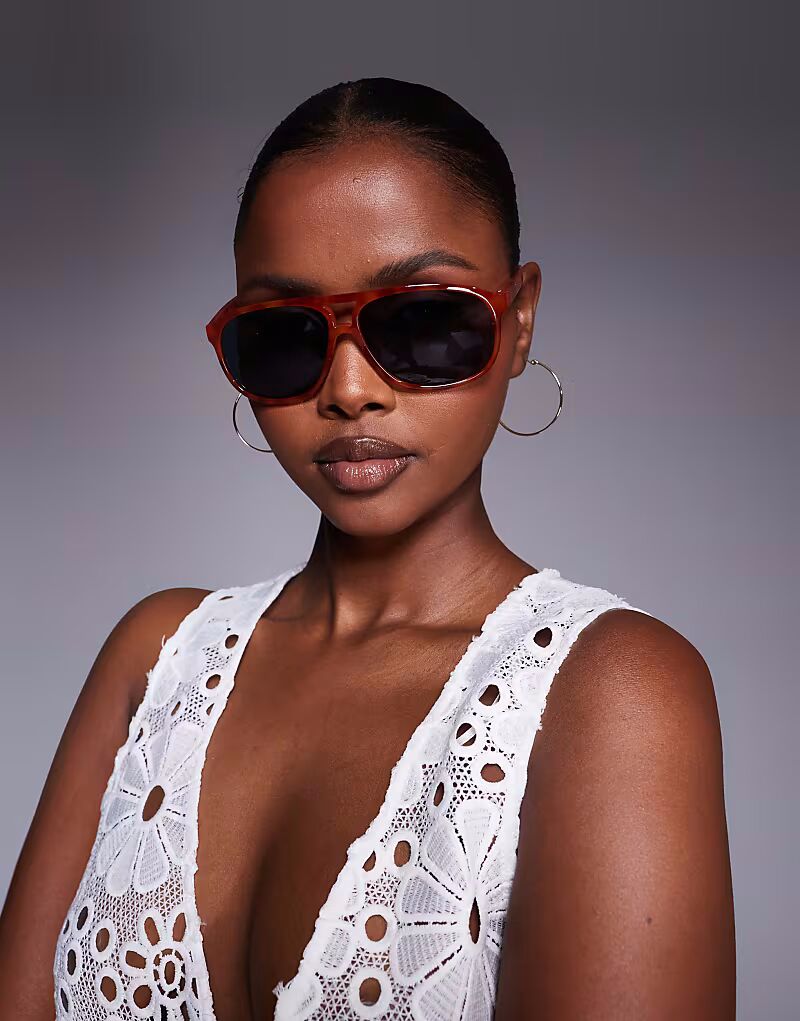 Эксклюзивные солнцезащитные очки-авиаторы Kaiia в тонкой оправе в оранжево-черепаховом цвете
Эксклюзивные солнцезащитные очки-авиаторы Kaiia в тонкой оправе в оранжево-черепаховом цвете