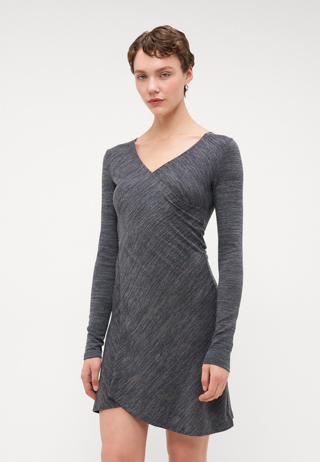 Платье-джемпер VMHELA 2 WAY WRAP DRESS Vero Moda Tall, темно-серый
Платье-джемпер VMHELA 2 WAY WRAP DRESS Vero Moda Tall, темно-серый