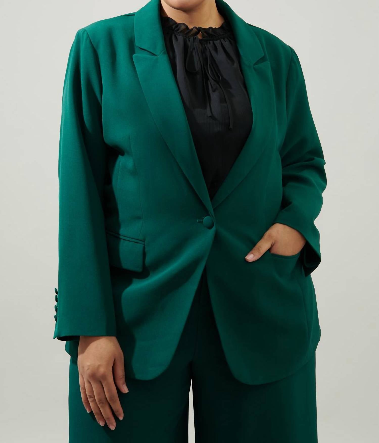 Челси приталенный пиджак с острыми лацканами - плюс размера в изумрудном цвете SUGARLIPS, изумрудный
Челси приталенный пиджак с острыми лацканами - плюс размера в изумрудном цвете SUGARLIPS, изумрудный