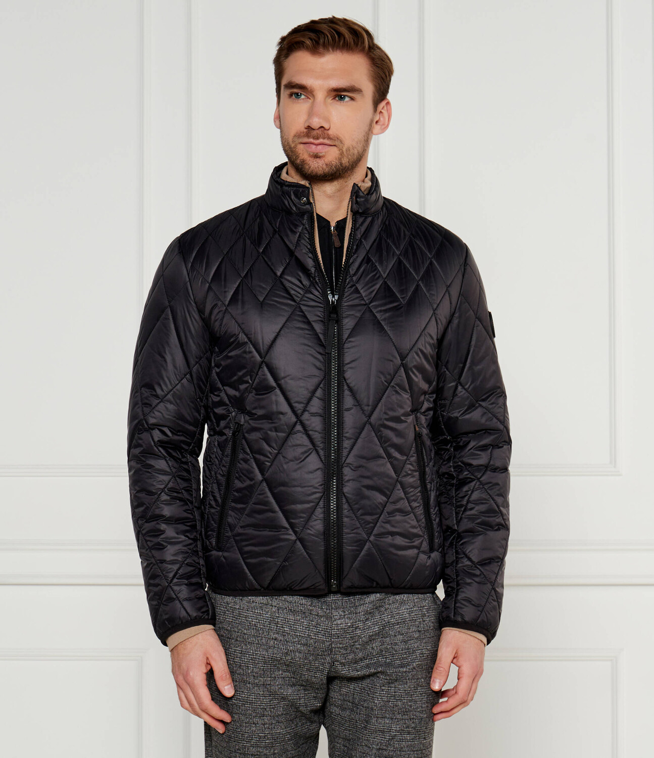 Куртка Joop! Jeans Bomio Loose fit, черный
Куртка Joop! Jeans Bomio Loose fit, черный