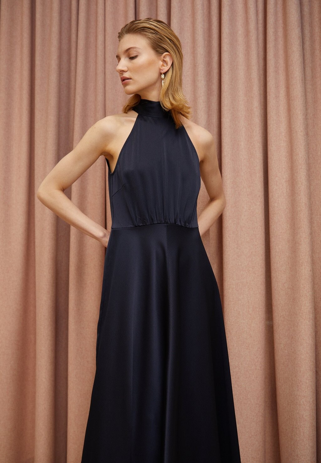 Шикарное платье Samsøe Samsøe
Шикарное платье Samsøe Samsøe