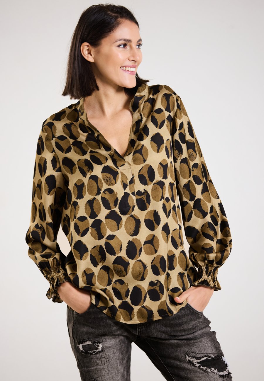 Блуза Andijamo WILD DOT, Olive/Black/Olive
Блуза Andijamo WILD DOT, Olive/Black/Olive