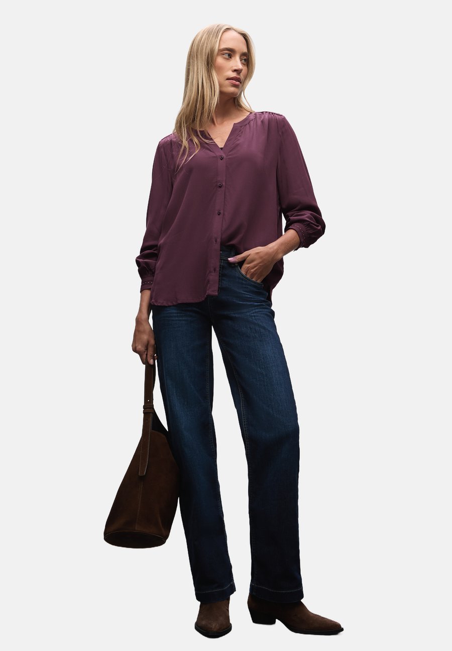 Блуза Street One MIT NIETEN, Rot/Berry
Блуза Street One MIT NIETEN, Rot/Berry