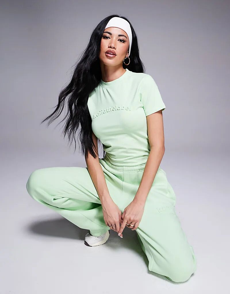 Детская футболка Kaiia с тиснёным логотипом цвета лаймового щербета — часть набора
Детская футболка Kaiia с тиснёным логотипом цвета лаймового щербета — часть набора