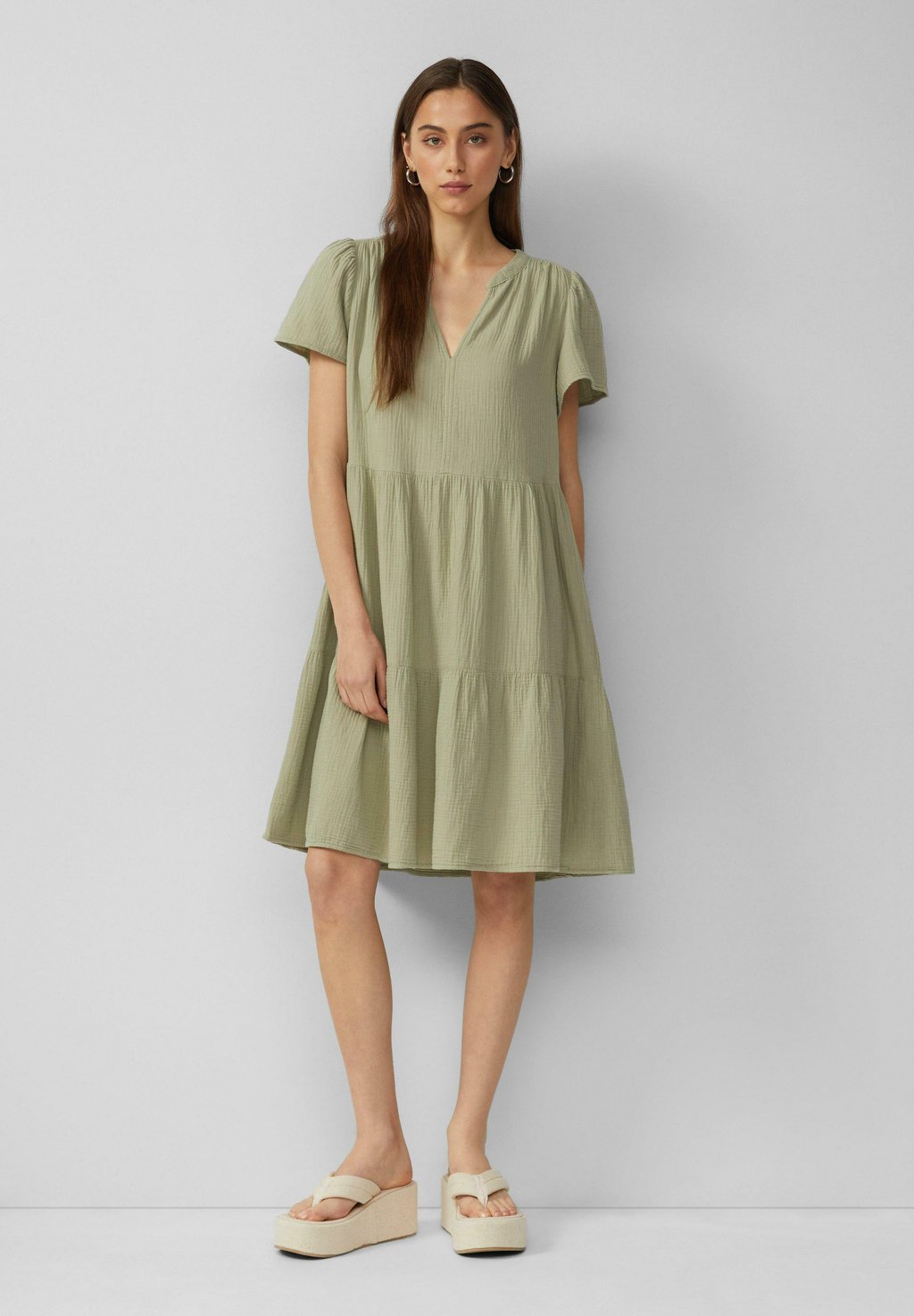 Повседневное платье QS, зеленый
Повседневное платье QS, зеленый