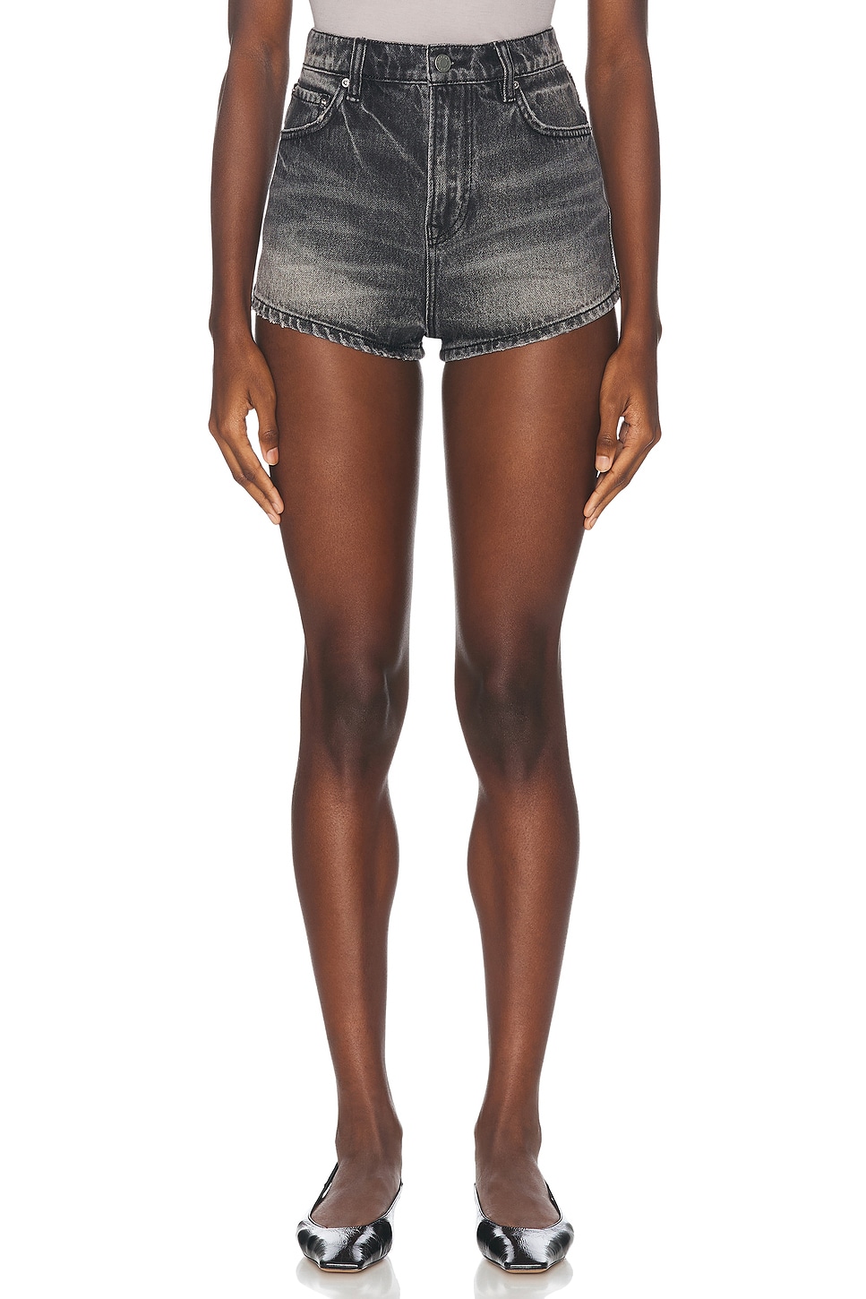 Шорты женские GRLFRND, цвет Phantom
Шорты женские GRLFRND, цвет Phantom