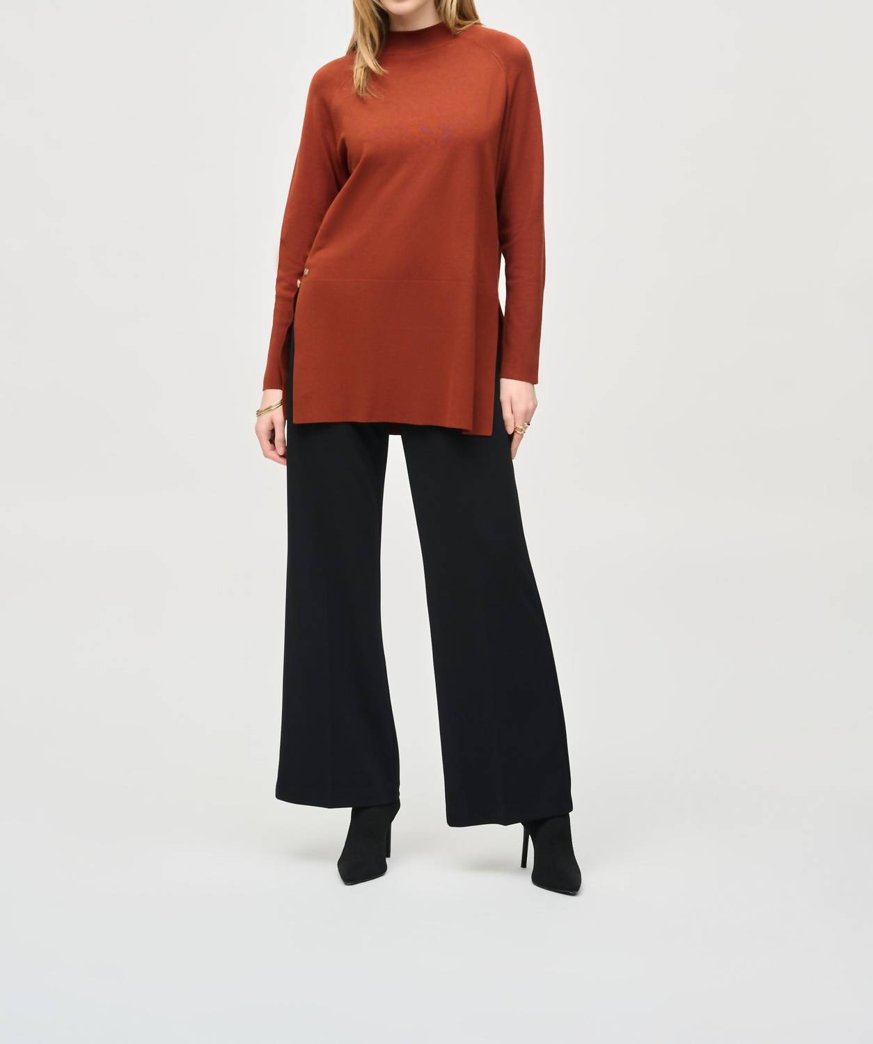 Вязаный свитер-туника с воротником-стойкой цвета корицы Joseph Ribkoff, Cinnamon
Вязаный свитер-туника с воротником-стойкой цвета корицы Joseph Ribkoff, Cinnamon