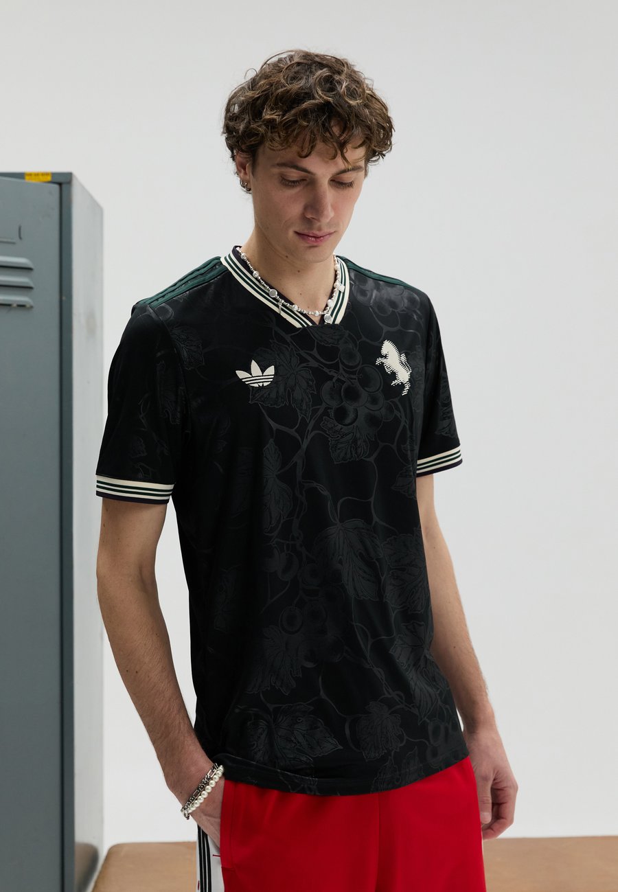 Футболка Adidas Performance JUVENTUS 25/26 THIRD JERSEY, Black/Ecru Tint/Black, Черный, Футболка Adidas Performance JUVENTUS 25/26 THIRD JERSEY, Black/Ecru Tint/Black
Футболка Adidas Performance JUVENTUS 25/26 THIRD JERSEY, Black/Ecru Tint/Black, Черный, Футболка Adidas Performance JUVENTUS 25/26 THIRD JERSEY, Black/Ecru Tint/Black