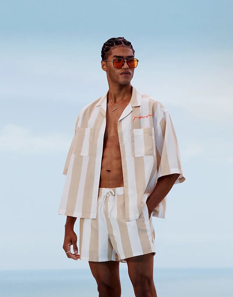 Рубашка свободного кроя оверсайз от ASOS DESIGN в полоску белого и песочного цветов с вышивкой
Рубашка свободного кроя оверсайз от ASOS DESIGN в полоску белого и песочного цветов с вышивкой