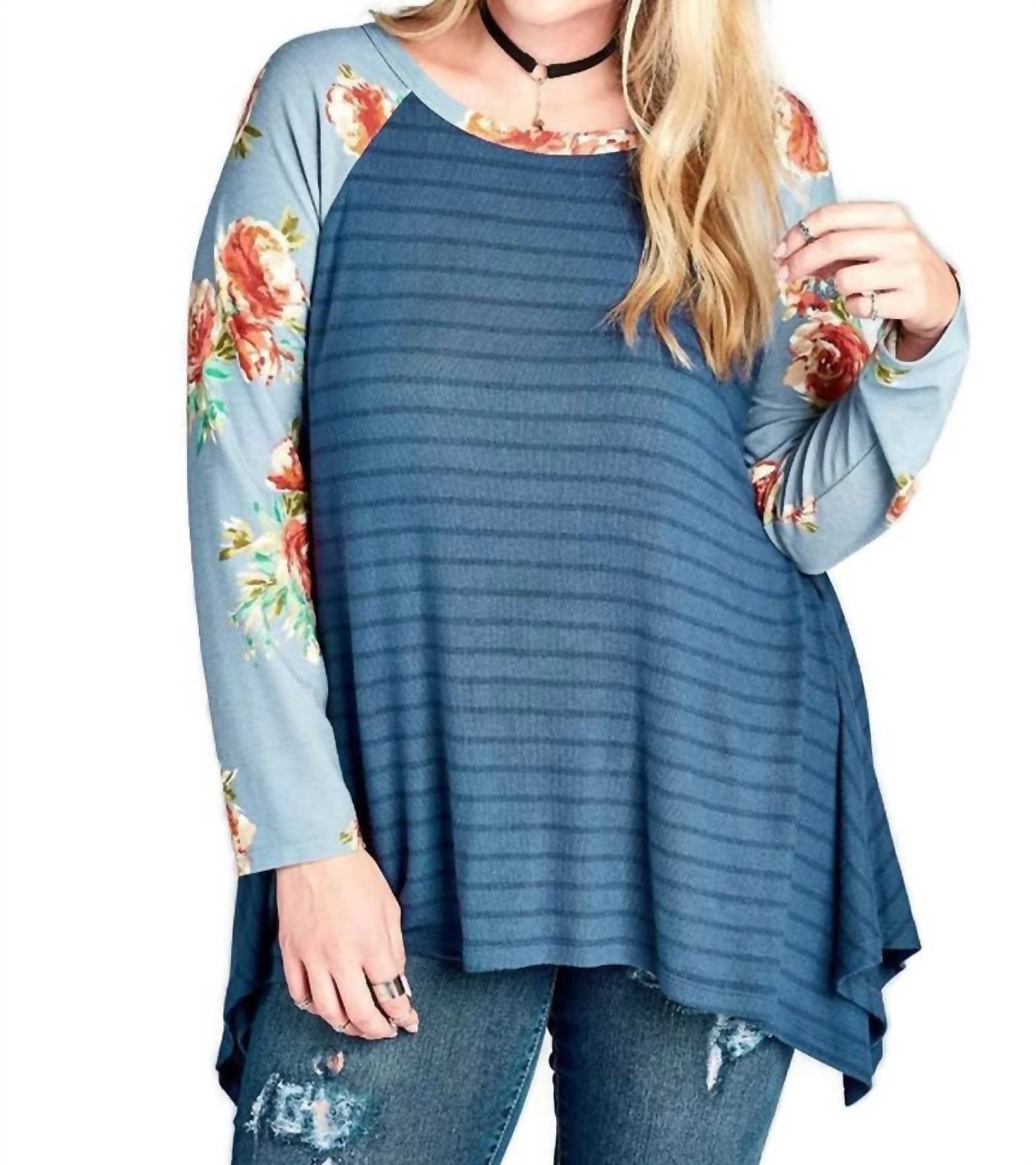 Флористическая и полосатая трикотажная трапециевидная туника - Plus In Blue Umgee
Флористическая и полосатая трикотажная трапециевидная туника - Plus In Blue Umgee