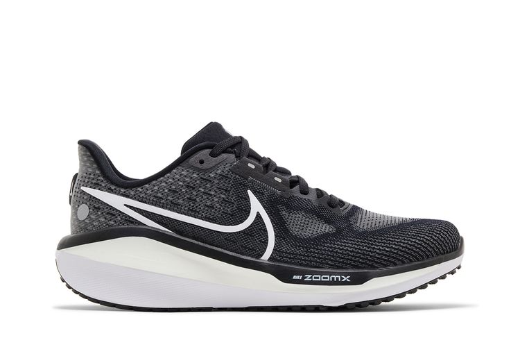 Кроссовки Vomero 17 'Black White', черный
Кроссовки Vomero 17 'Black White', черный