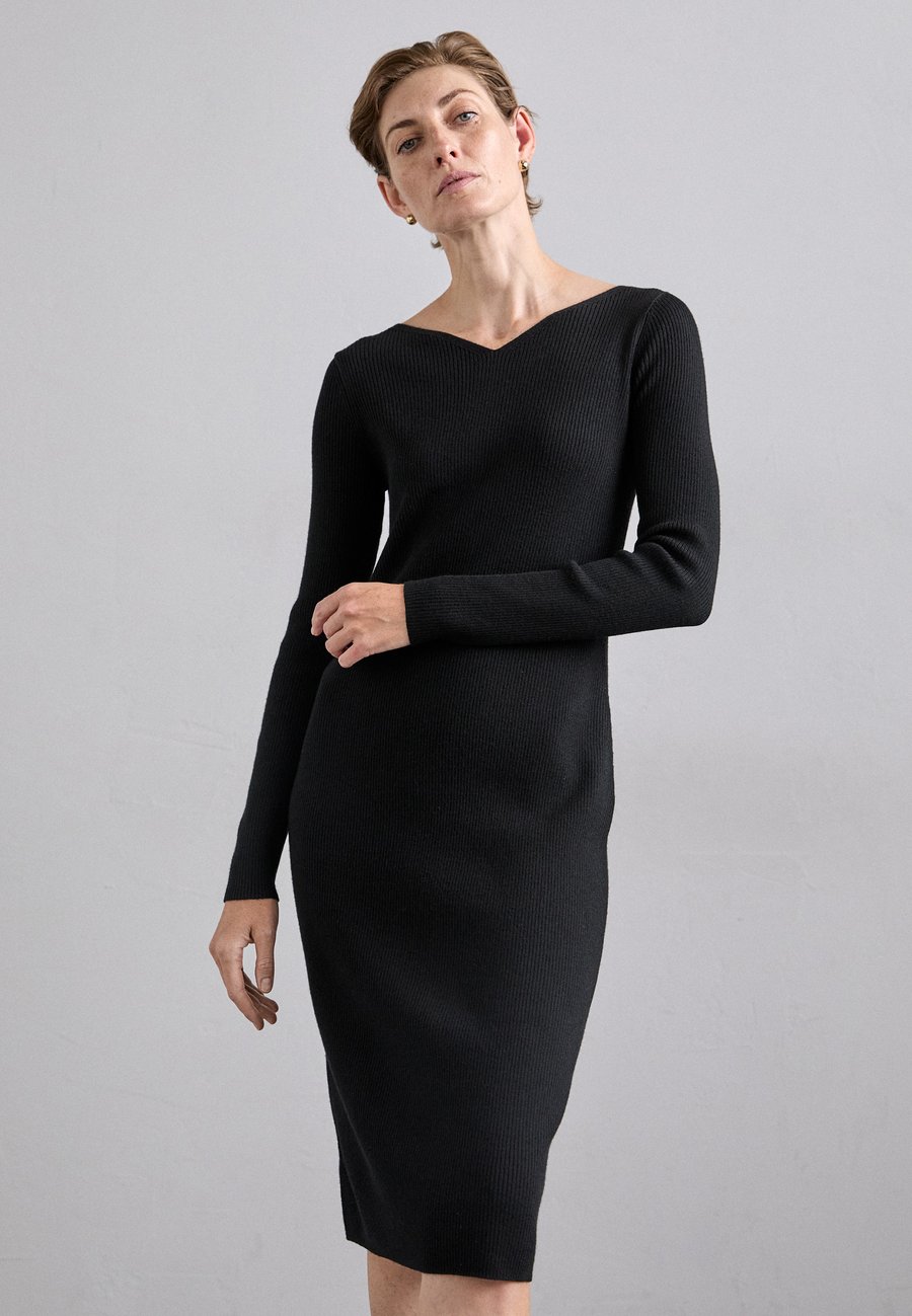 Платье Tiger of Sweden POPPIE, Black
Платье Tiger of Sweden POPPIE, Black