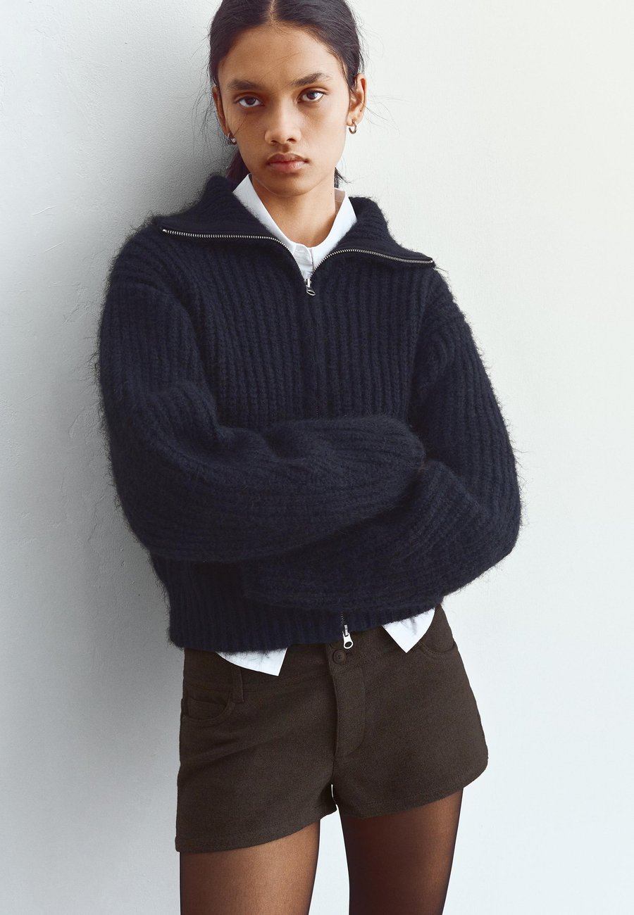 Шорты Bershka Shorts, Dark Brown
Шорты Bershka Shorts, Dark Brown