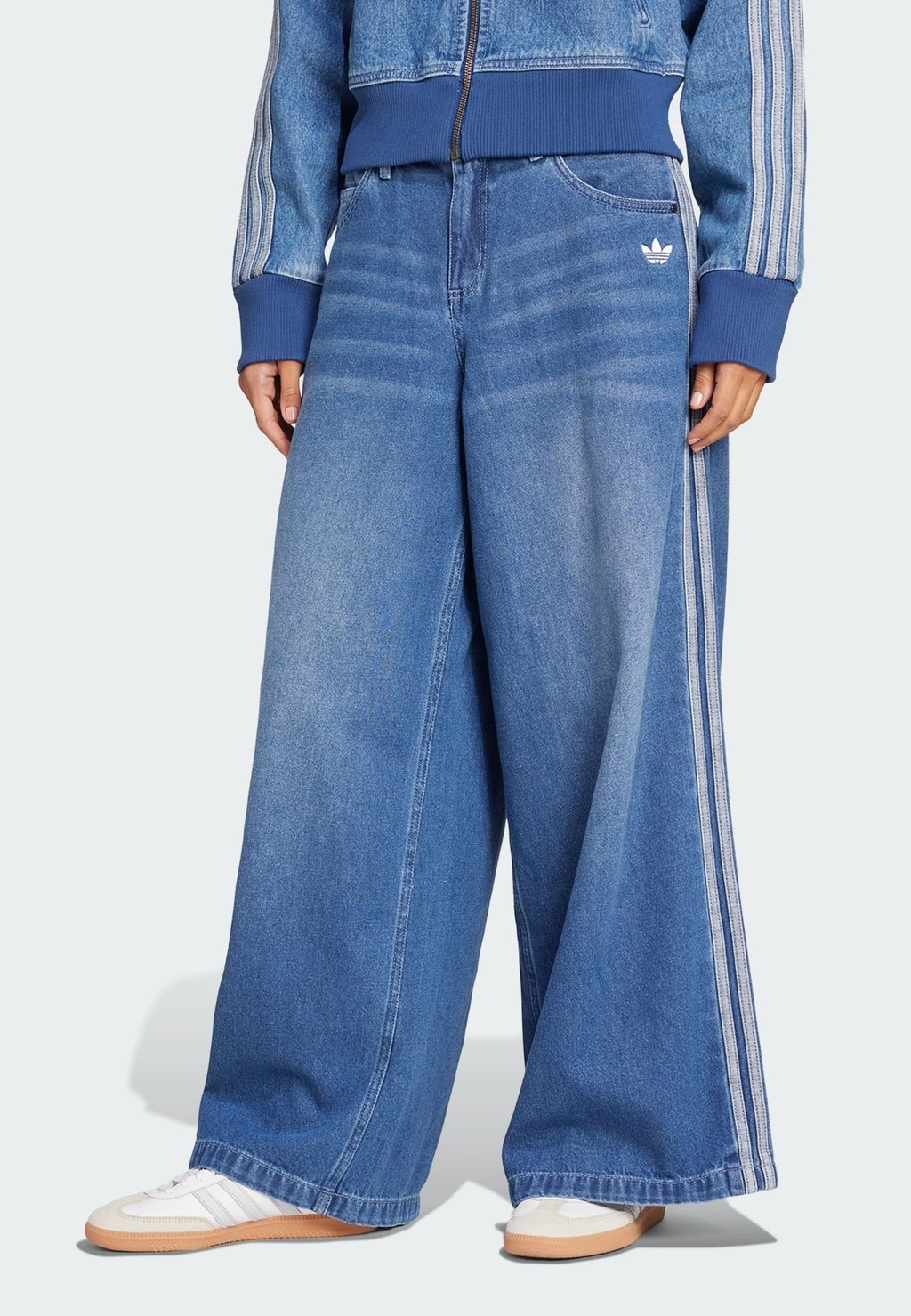 Расклешенные джинсы WIDE Adidas Originals, цвет Indigo Denim
Расклешенные джинсы WIDE Adidas Originals, цвет Indigo Denim