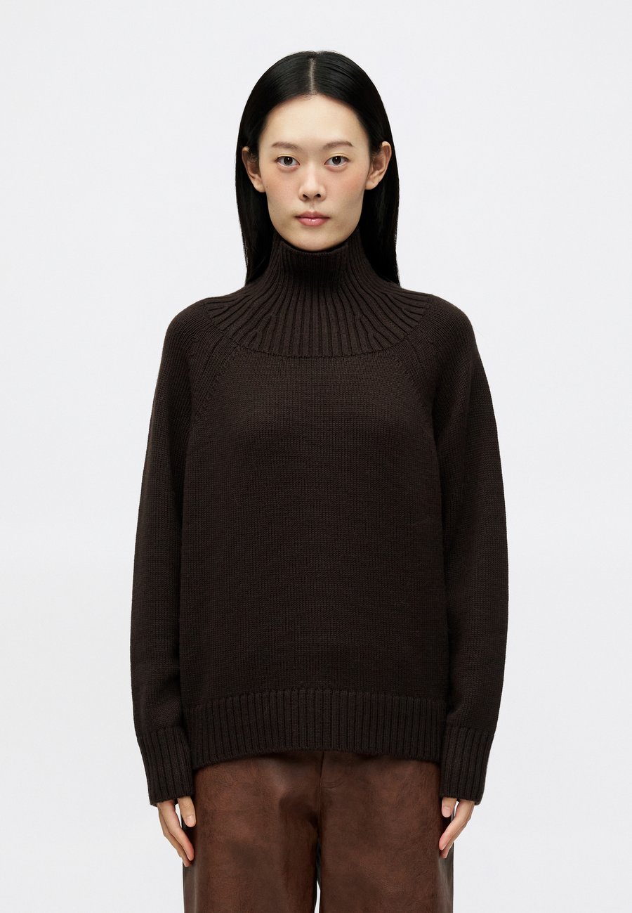 Джемпер MICHAEL Michael Kors SOLID EASY SWEATER, Chocolate/Brown
Джемпер MICHAEL Michael Kors SOLID EASY SWEATER, Chocolate/Brown