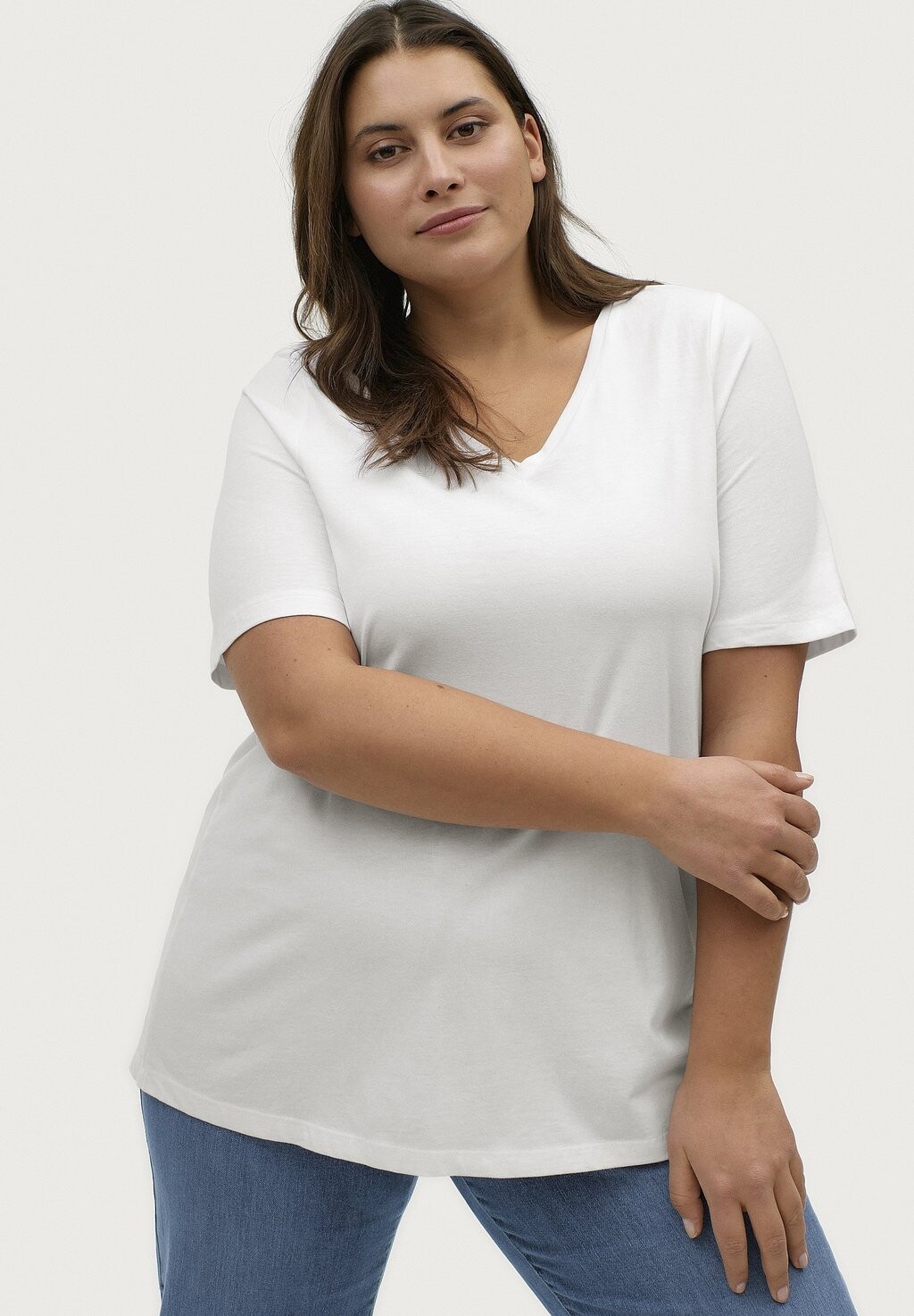 Базовая футболка HELENA Ellos Plus collection, белый
Базовая футболка HELENA Ellos Plus collection, белый
