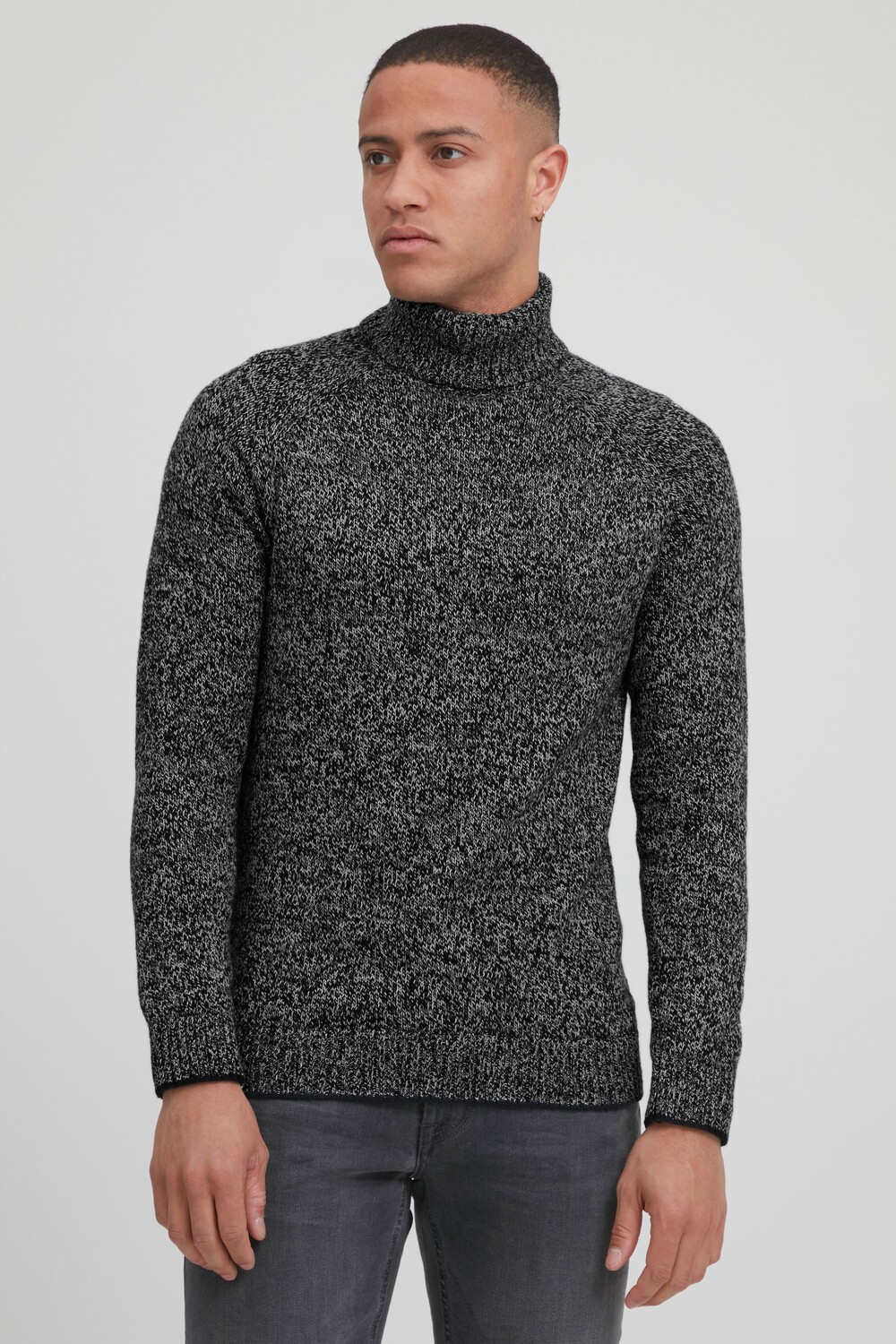 Пуловер BLEND Rollkragen, черный 
Пуловер BLEND Rollkragen, черный
