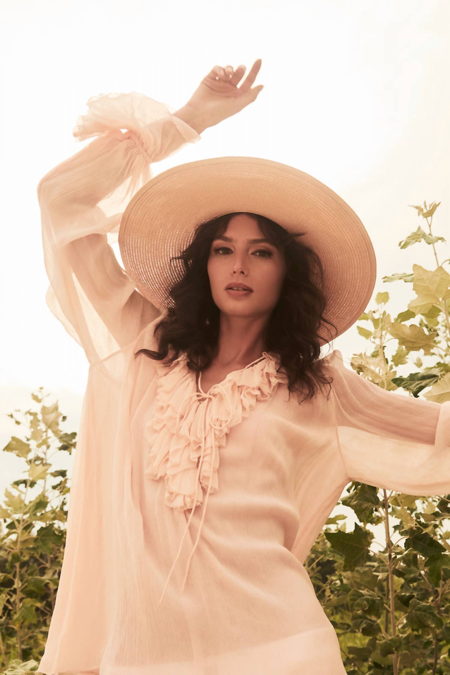 Блуза Charlotte Deep V-Neck в цвете Dogwood Mechora
Блуза Charlotte Deep V-Neck в цвете Dogwood Mechora