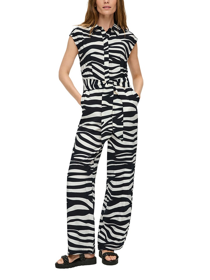 Комбинезон s.Oliver, черный
Комбинезон s.Oliver, черный