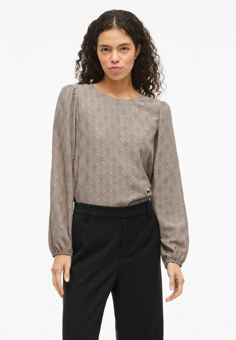 Блуза VILA VIASTA O-NECK L/S , Moon Rock/Stone
Блуза VILA VIASTA O-NECK L/S , Moon Rock/Stone