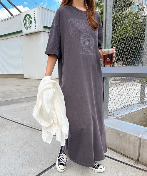 Платье-футболка с вышитым логотипом Andme, угольно-серый
Платье-футболка с вышитым логотипом Andme, угольно-серый