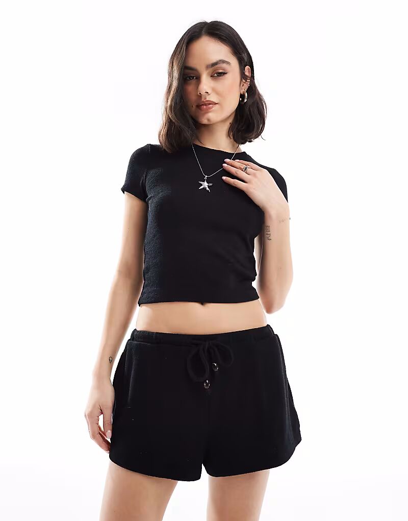 Легкие пляжные шорты черного цвета Cotton On
Легкие пляжные шорты черного цвета Cotton On