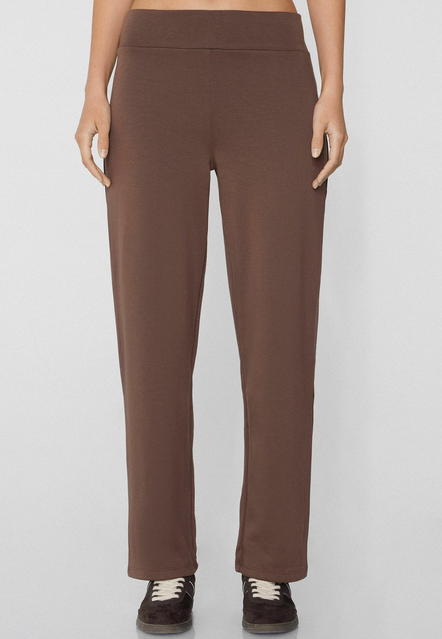Брюки Tezenis Trousers, Brown/Mottled Dark Brown
Брюки Tezenis Trousers, Brown/Mottled Dark Brown