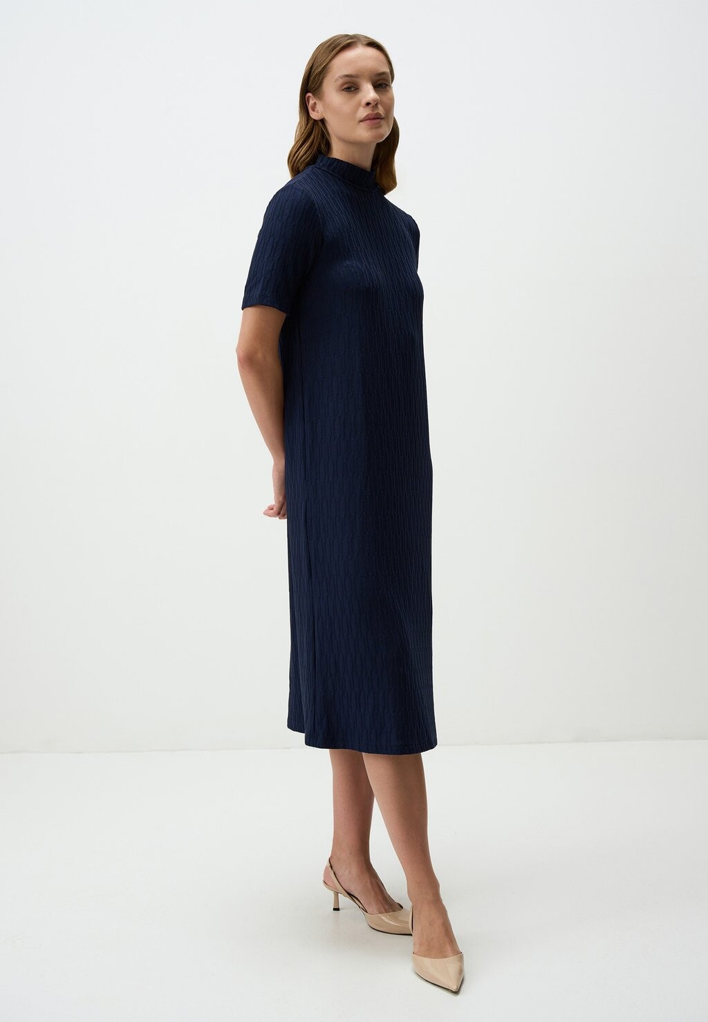 Платье-джемпер HALF TURTLENECK OPENWORK MIDI Jimmy Key, темно-синий
Платье-джемпер HALF TURTLENECK OPENWORK MIDI Jimmy Key, темно-синий