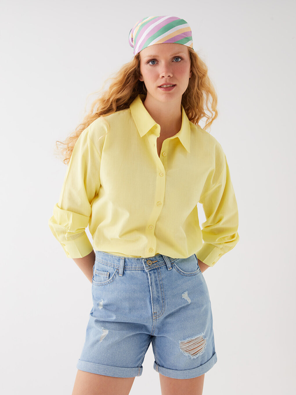 Женские джинсовые шорты стандартного кроя с рваными деталями LCW Jeans, открытое индиго родео
Женские джинсовые шорты стандартного кроя с рваными деталями LCW Jeans, открытое индиго родео