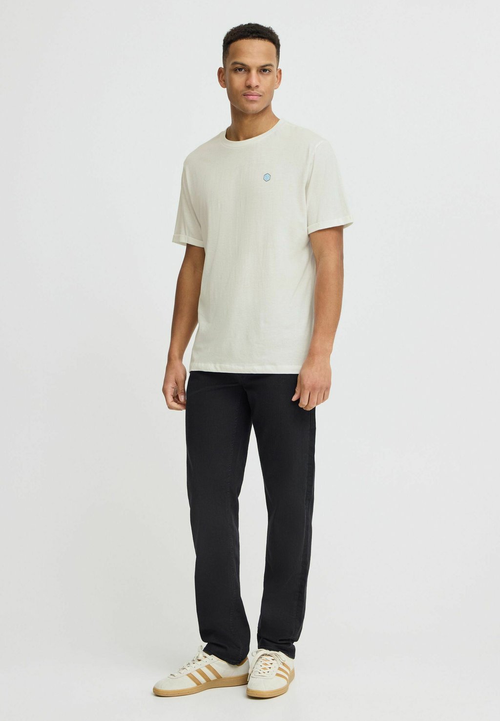 Базовая футболка BHVIGTI Blend, белый
Базовая футболка BHVIGTI Blend, белый