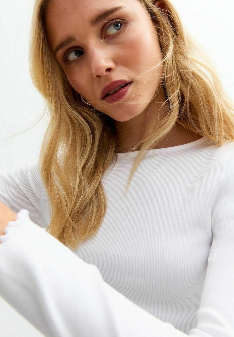 Топ с длинными рукавами CREW NECK New Look, белый
Топ с длинными рукавами CREW NECK New Look, белый