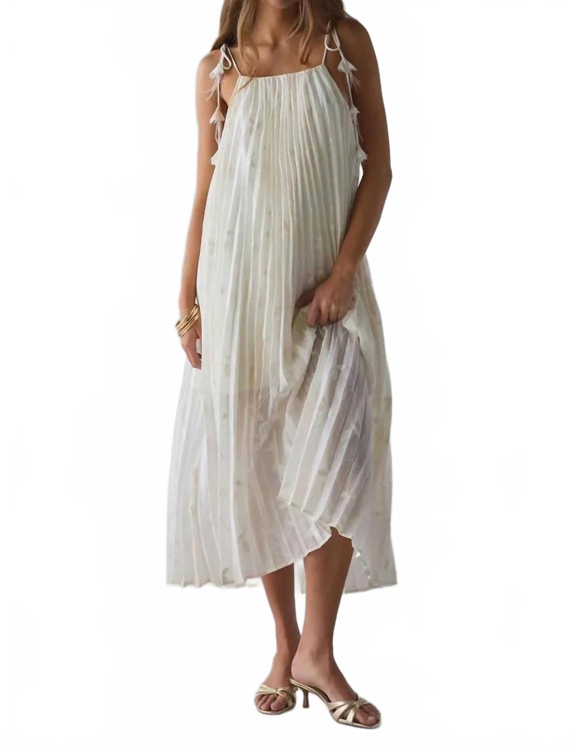 Женское платье макси с вышивкой и плиссировкой в цвете айвори En Saison, слоновая кость
Женское платье макси с вышивкой и плиссировкой в цвете айвори En Saison, слоновая кость