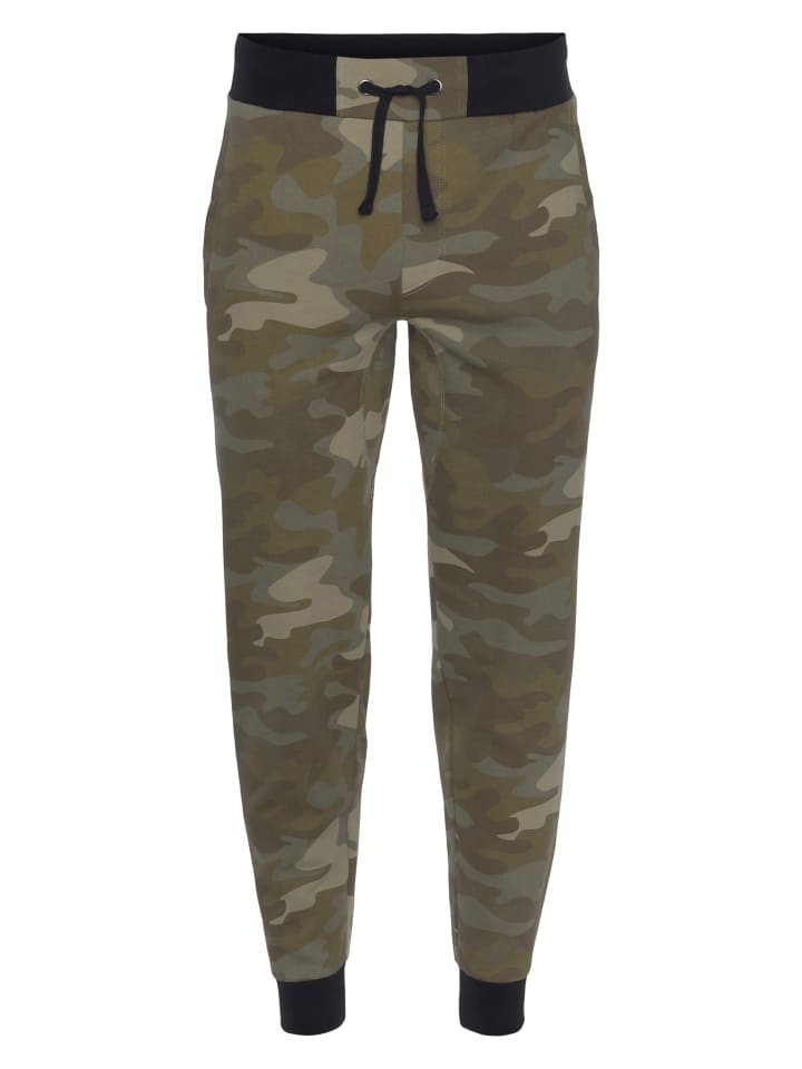 Спортивные брюки в камуфляже Bruno Banani
Спортивные брюки в камуфляже Bruno Banani