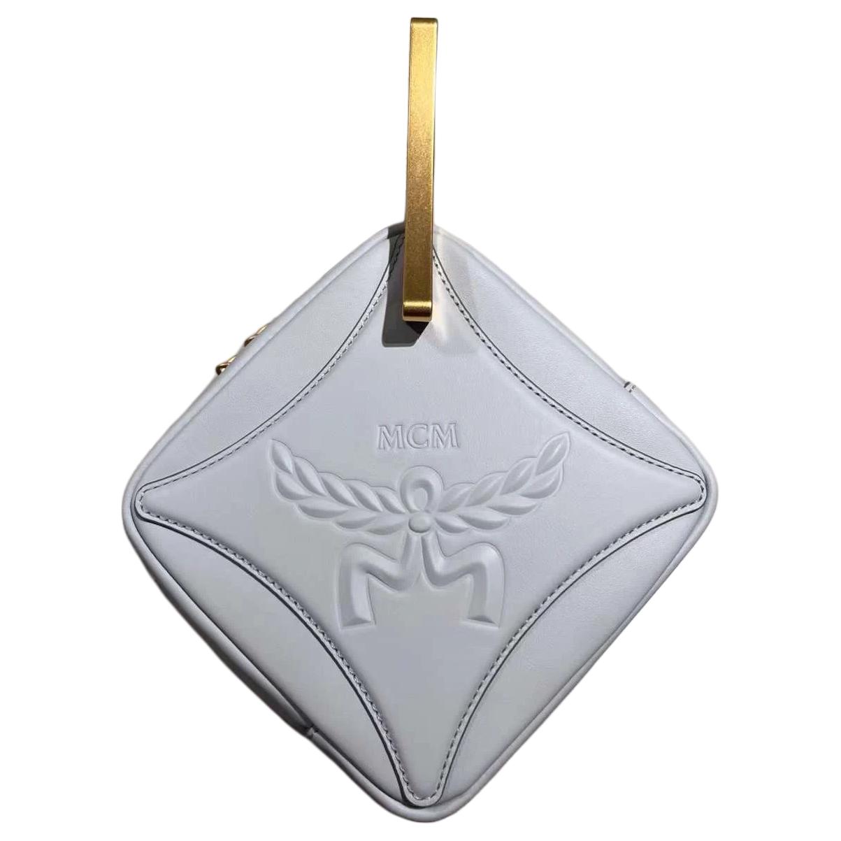 Мини-сумка через плечо из телячьей кожи для женщин ice gray MCM
Мини-сумка через плечо из телячьей кожи для женщин ice gray MCM