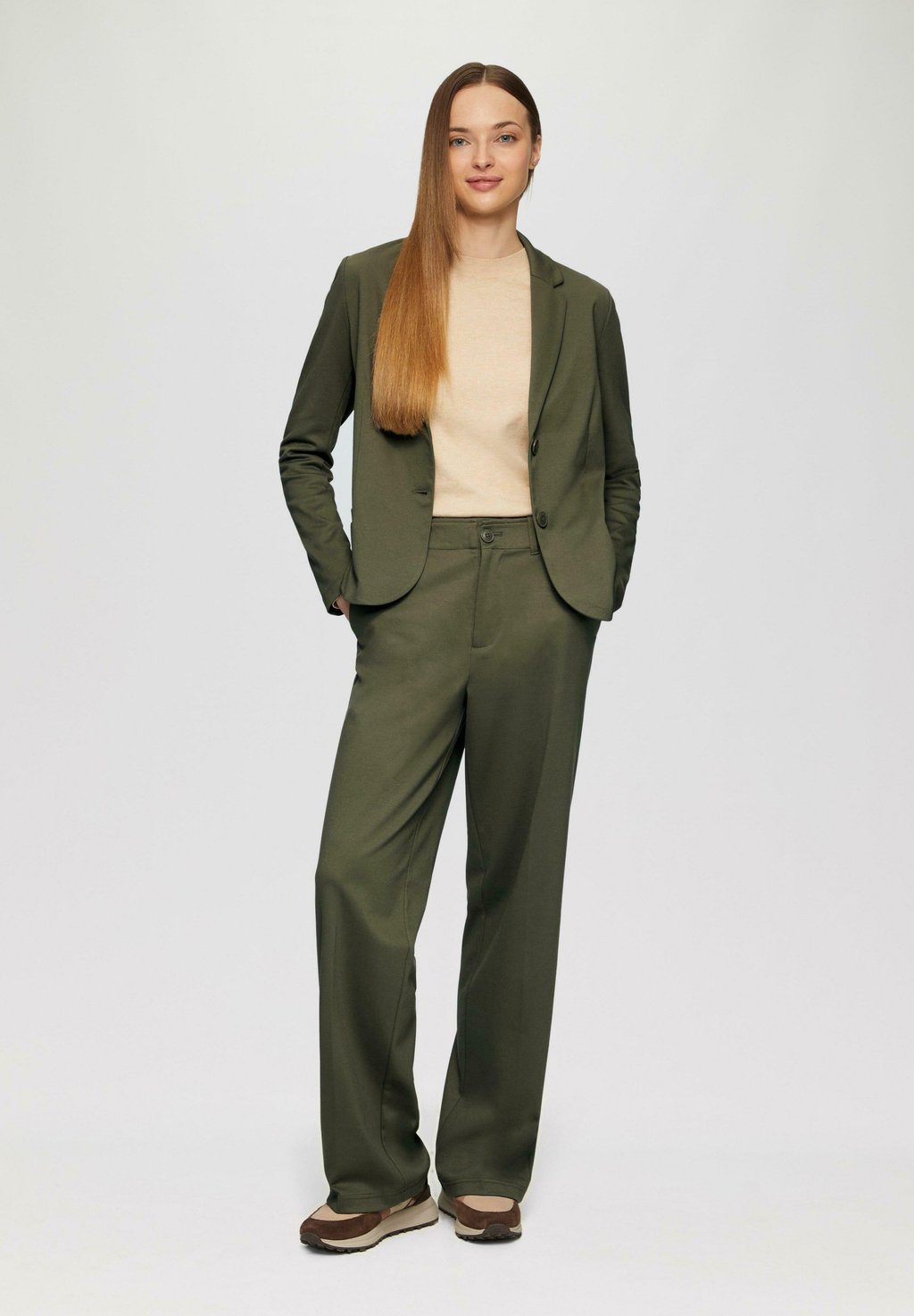 Брюки REGULAR MIT FALTE s.Oliver, зеленый
Брюки REGULAR MIT FALTE s.Oliver, зеленый
